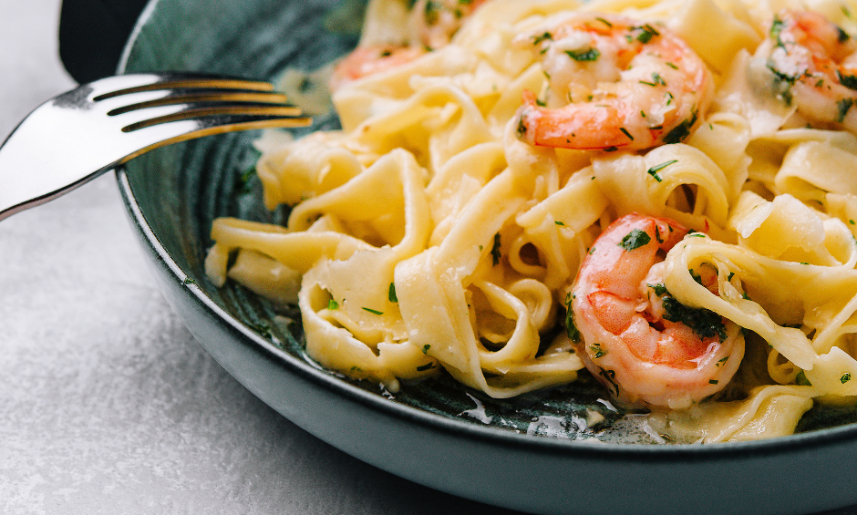 Tagliatelle z krewetkami i papryczką chili na ostro