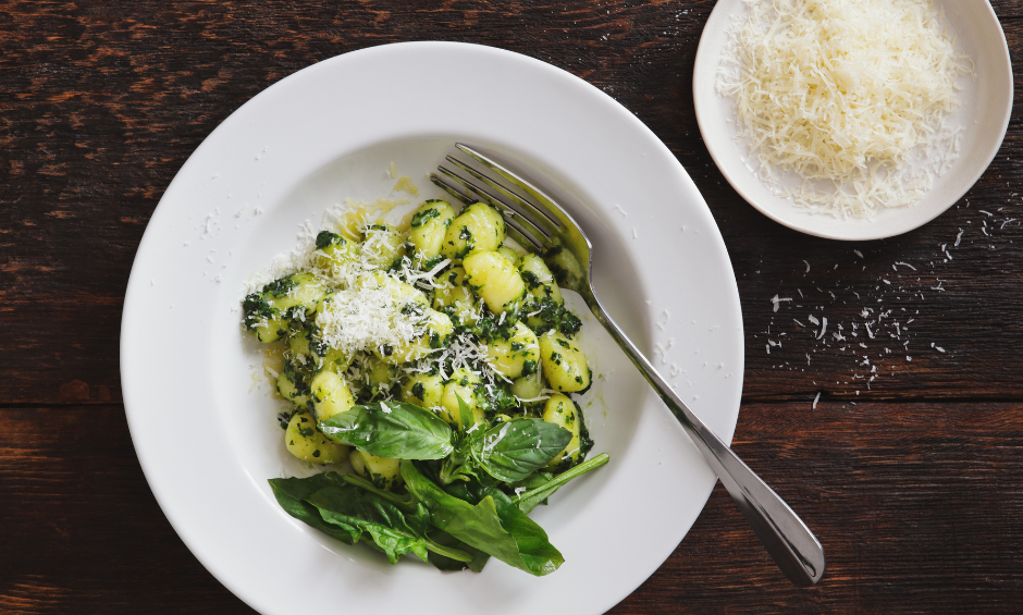 Gnocchi z pesto szpinakiem i parmezanem