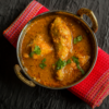 Udka kurczaka w pomidorowym sosie curry
