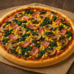 Pizza z boczkiem, szpinakiem i kukurydzą