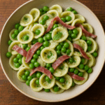 Makaron orecchiette z szynką, groszkiem i miętą
