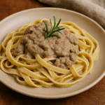 Fettucine z białą kiełbasą w kasztanowym kremie